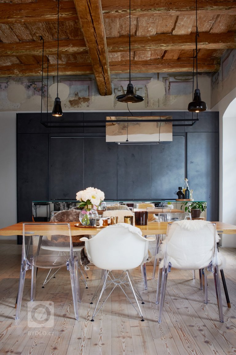 Současné bydlení v klášteře bez řehole a askeze