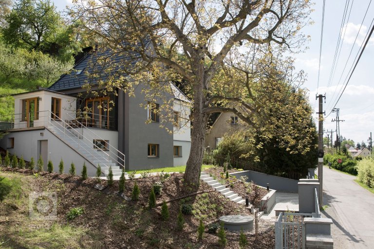 add picture to album