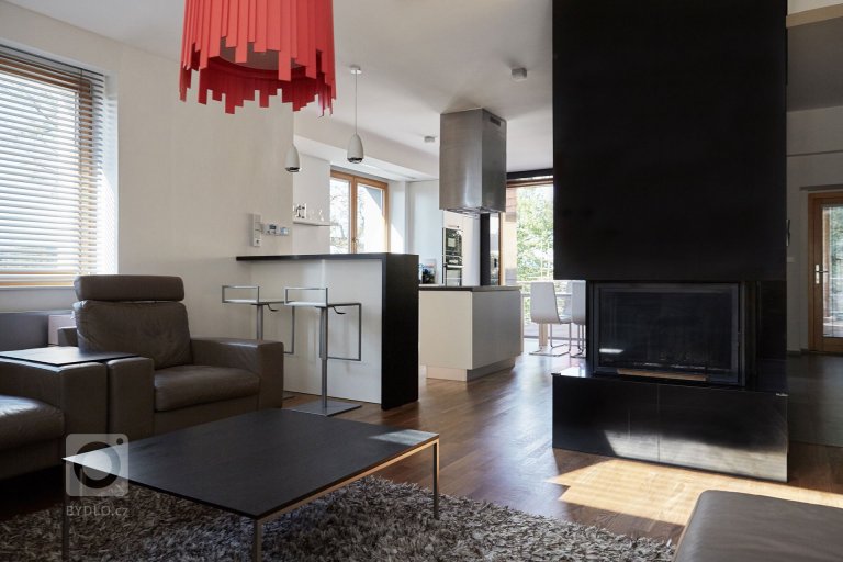 add picture to album