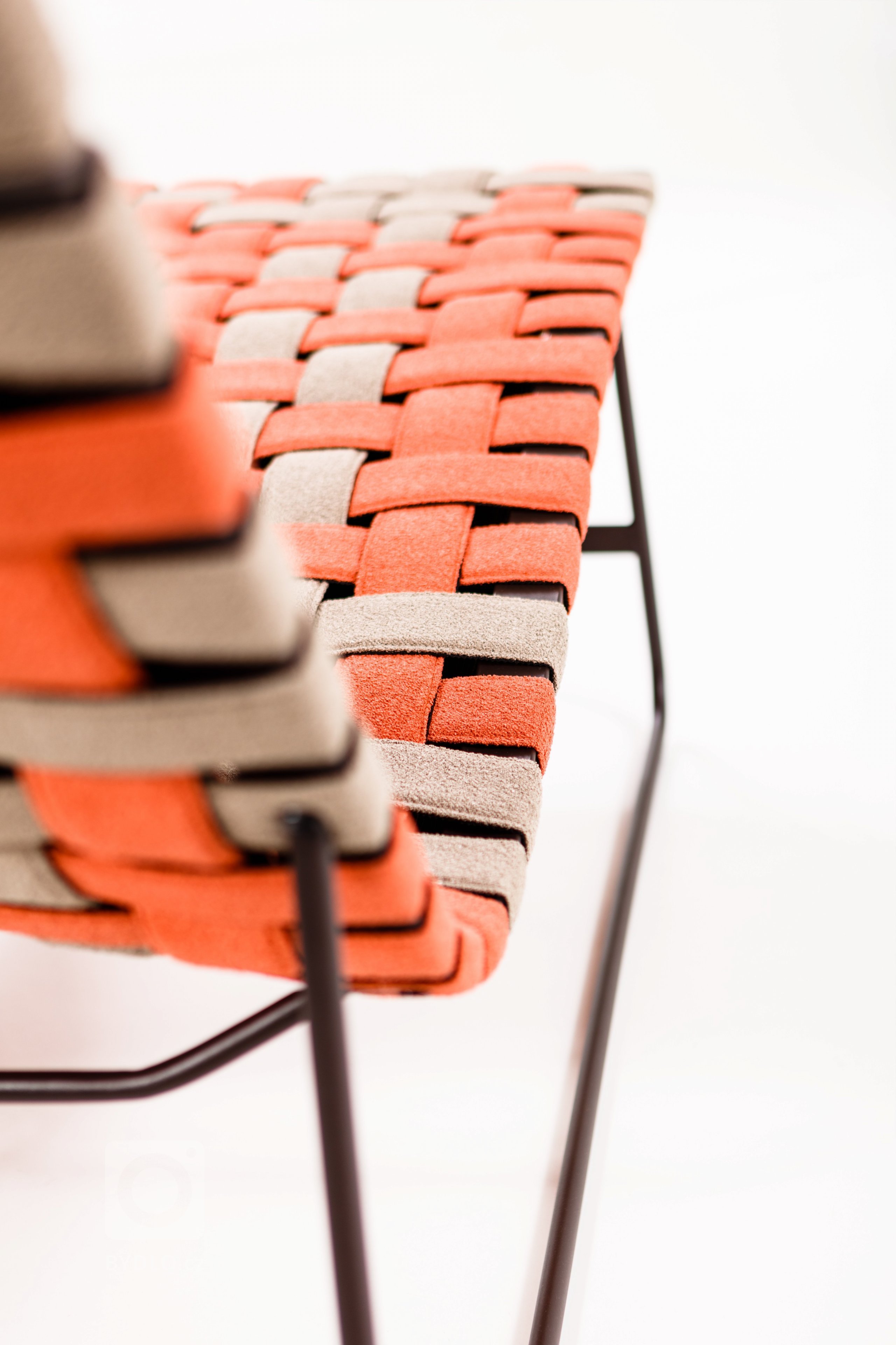 Chaise Longue Pure&nbsp;je nadčasová lenoška křehkých tvarů, v&nbsp;interiéru působí lehce a vzdušně. Její pomyslná minimalistická vlnka může přinášet pohodlí…