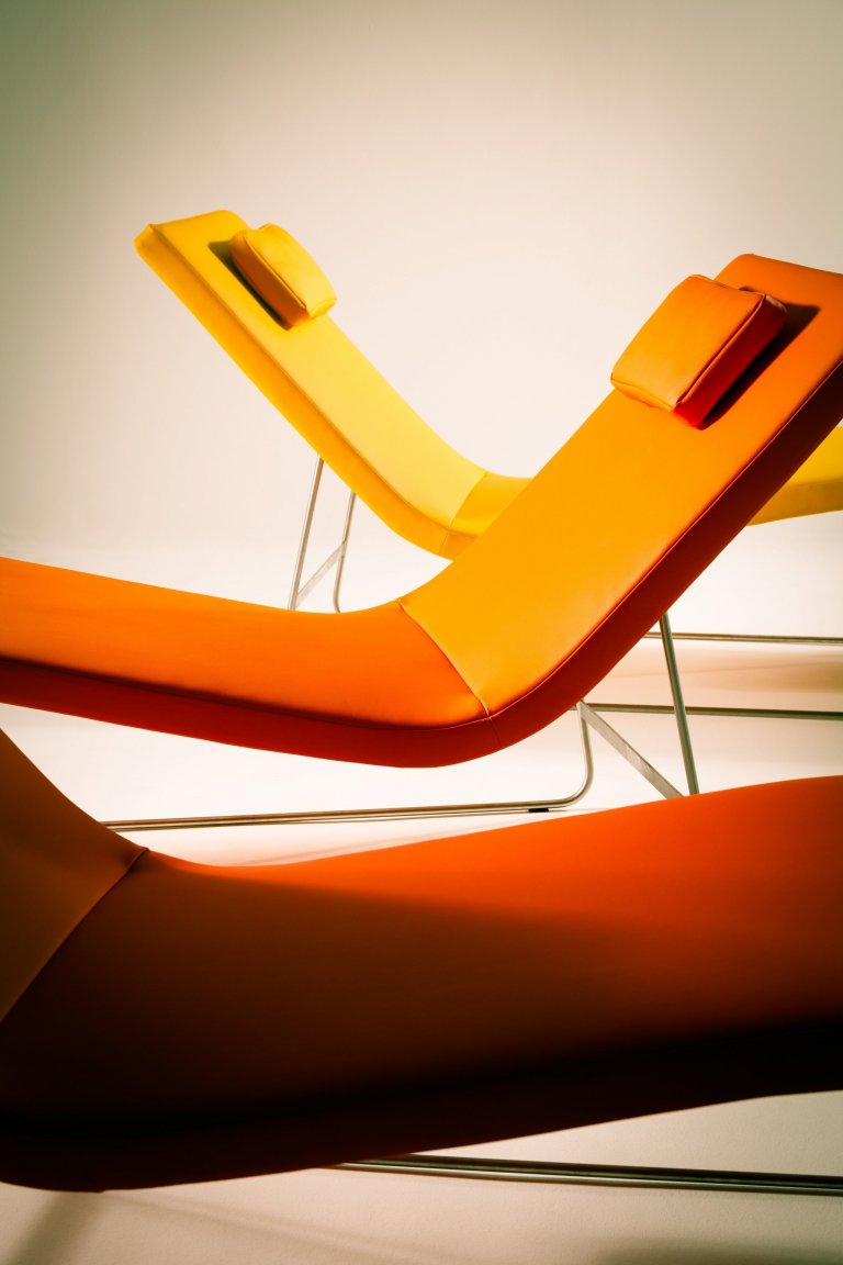 Chaise Longue Pure&nbsp;je nadčasová lenoška křehkých tvarů, v&nbsp;interiéru působí lehce a vzdušně. Její pomyslná minimalistická vlnka může přinášet pohodlí…