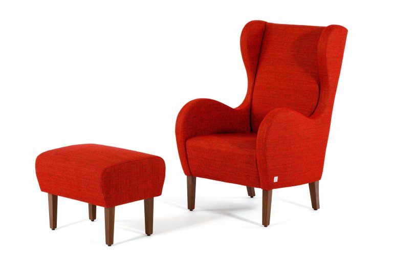 Přidanou hodnotou křesla jsou tři různé varianty jeho provedení -&nbsp;křeslo nízké, křeslo vysoké a ušák. Každé z nich lze vhodně doplnit podnožkou ve stejném…