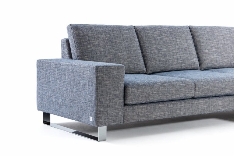 Sedací souprava, která nezestárne

Díky jednoduchým tvarům je design tohoto variabilního modelu opravdu nadčasový. Víme, že pohodlí je vnímáno velmi…
