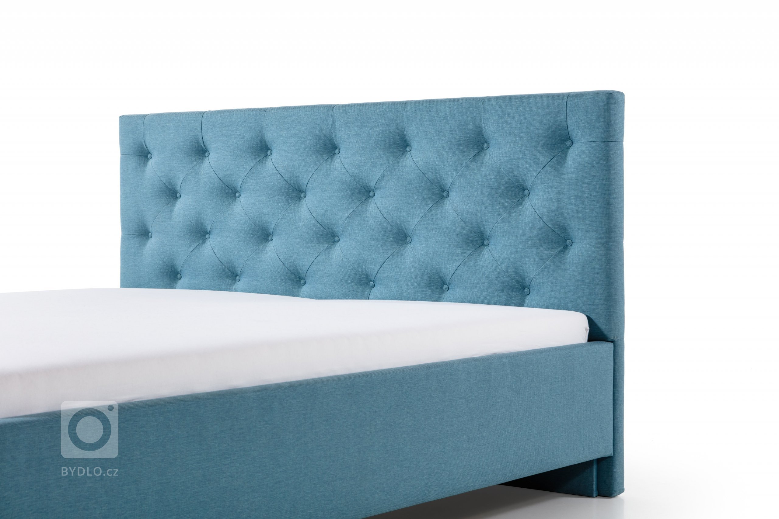 Čalouněná postel s čelem ozdobeným čalounickými vtahy s knoflíky

- stabilní pevná konstrukce
- pohodlná výška pro vstávání 45 cm
- nastavení úrovně výšky…