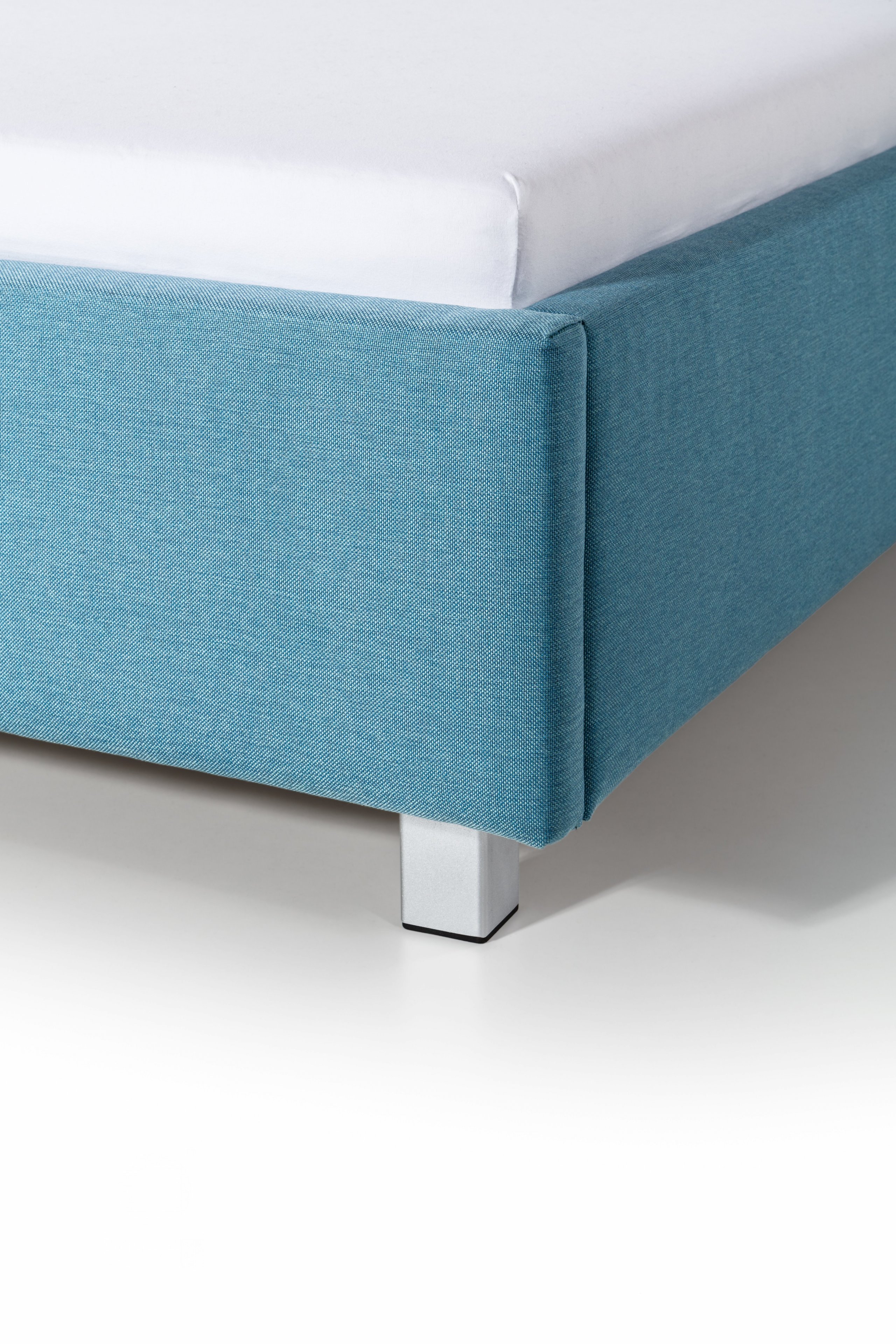Čalouněná postel s čelem ozdobeným čalounickými vtahy s knoflíky

- stabilní pevná konstrukce
- pohodlná výška pro vstávání 45 cm
- nastavení úrovně výšky…