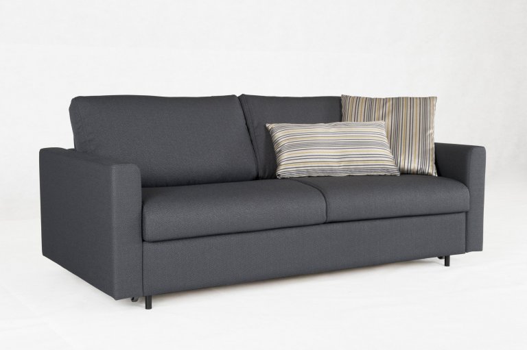 Sedací souprava s rozkladem pro každodenní přespání. Šířka pěnové matrace 140 nebo 160 cm.&nbsp;

