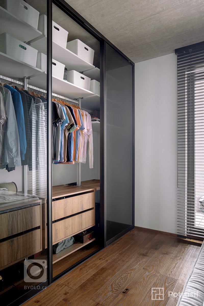 Další povedený interiér dokončila Markéta z našeho interiérového studia v Praze.

Zadání bylo navrhnout moderní pánský interiér s použitím kovových konstrukcí…