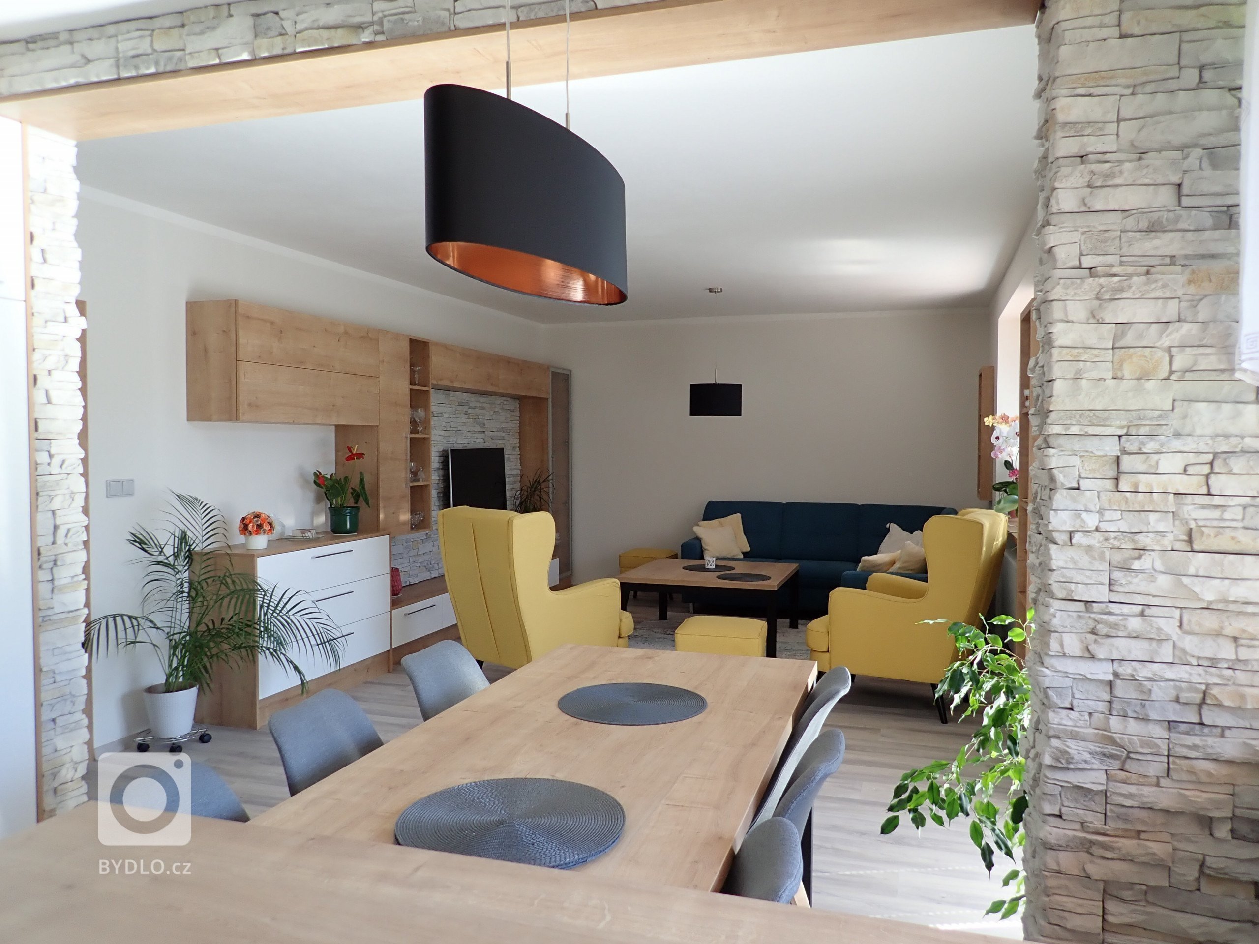 Návrh interiéru &nbsp;přízemí starého domu, kdy jsme museli respektovat docela velké limity&nbsp;domu. Došlo k vybourání příčky mezi kuchyní a obývacím pokojem…