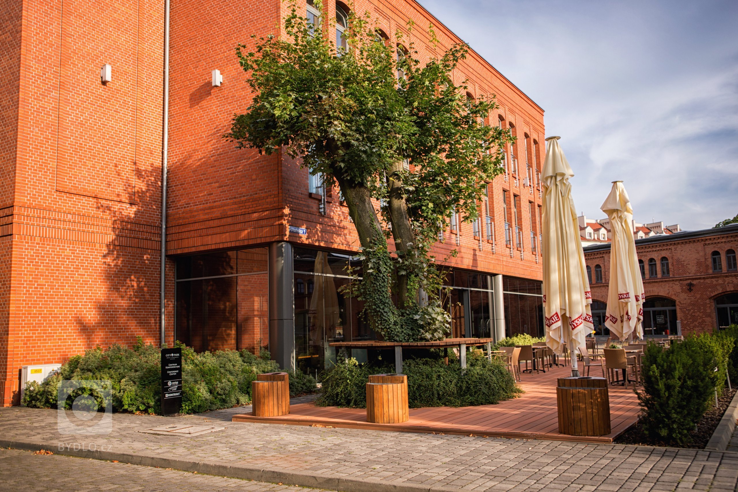 City Park Hotel & Residence