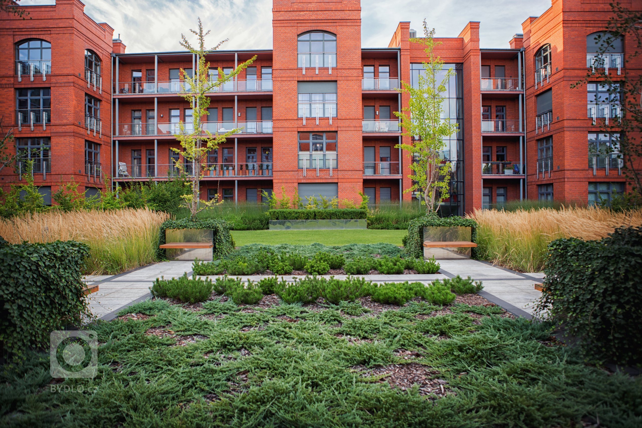 City Park Hotel & Residence