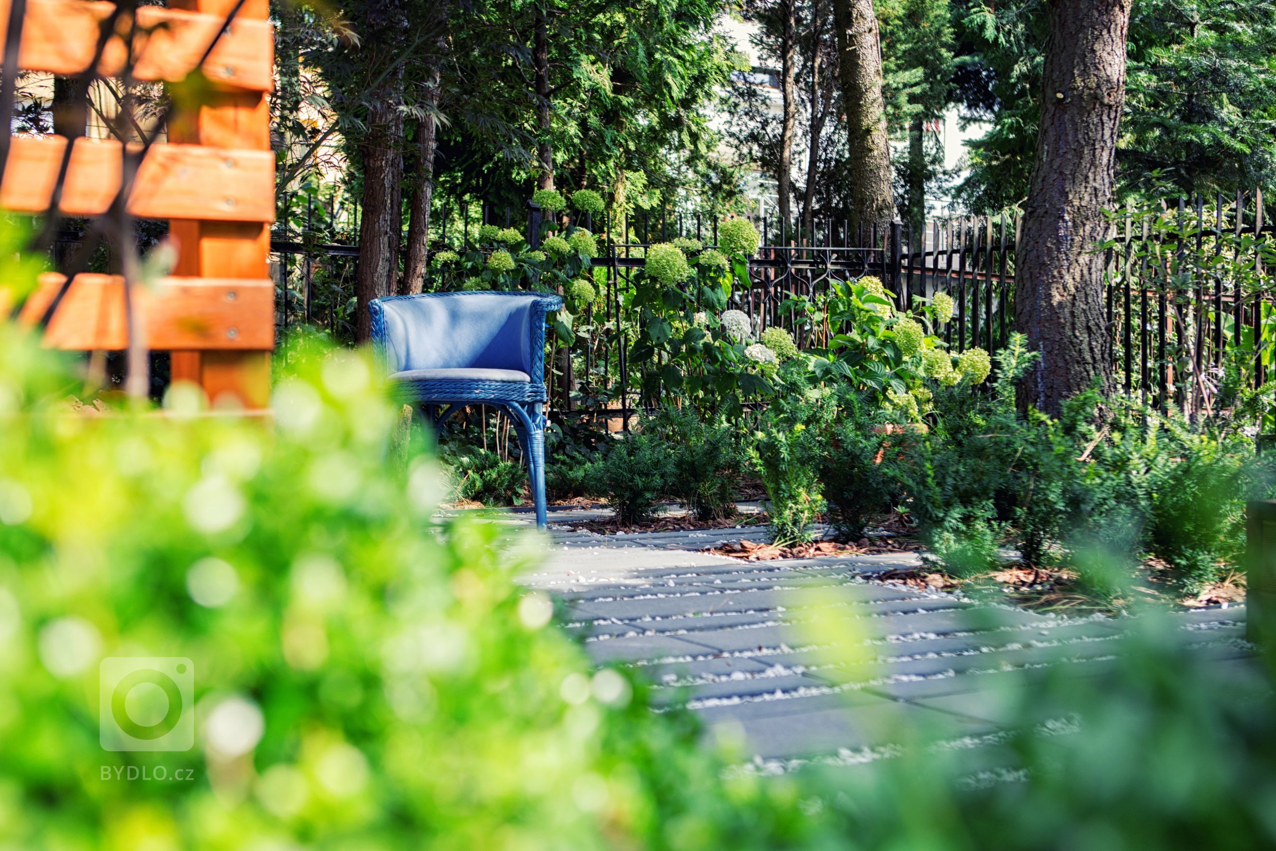 Projekt zahrady předpokládá vytvoření moderního prostoru, který by korespondoval&nbsp; s tvarem domu a jeho interiérem. Jedním z důležitějších prvků bylo…