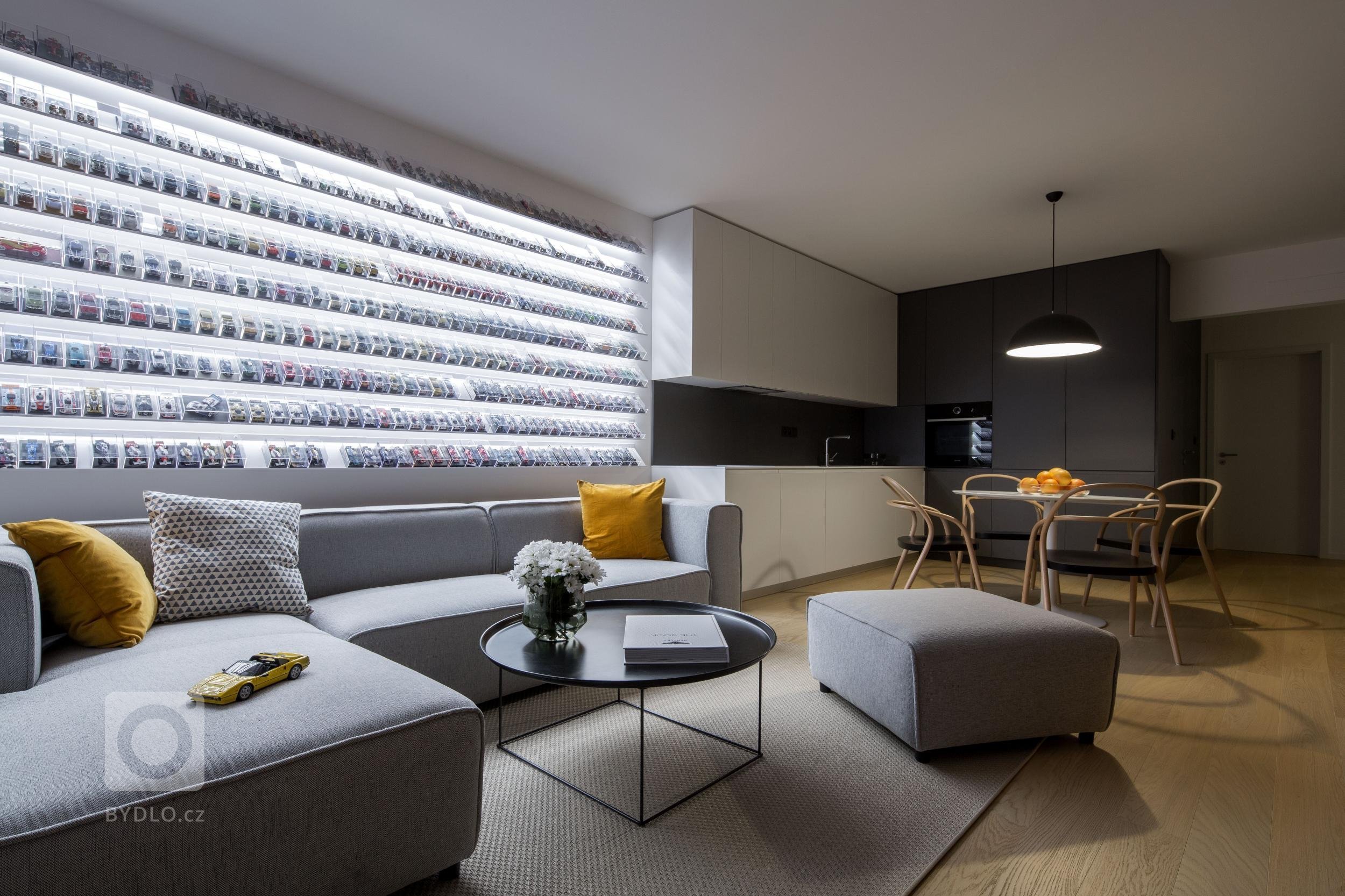 Byt v rezidenčním souboru Stein v Bratislavě jsme převzali ve stádiu holobytu s laminátovou podlahou, interiérovými dveřmi a koupelnami. V projektu jsme…