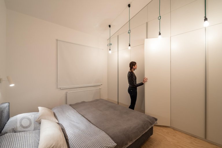 add picture to album