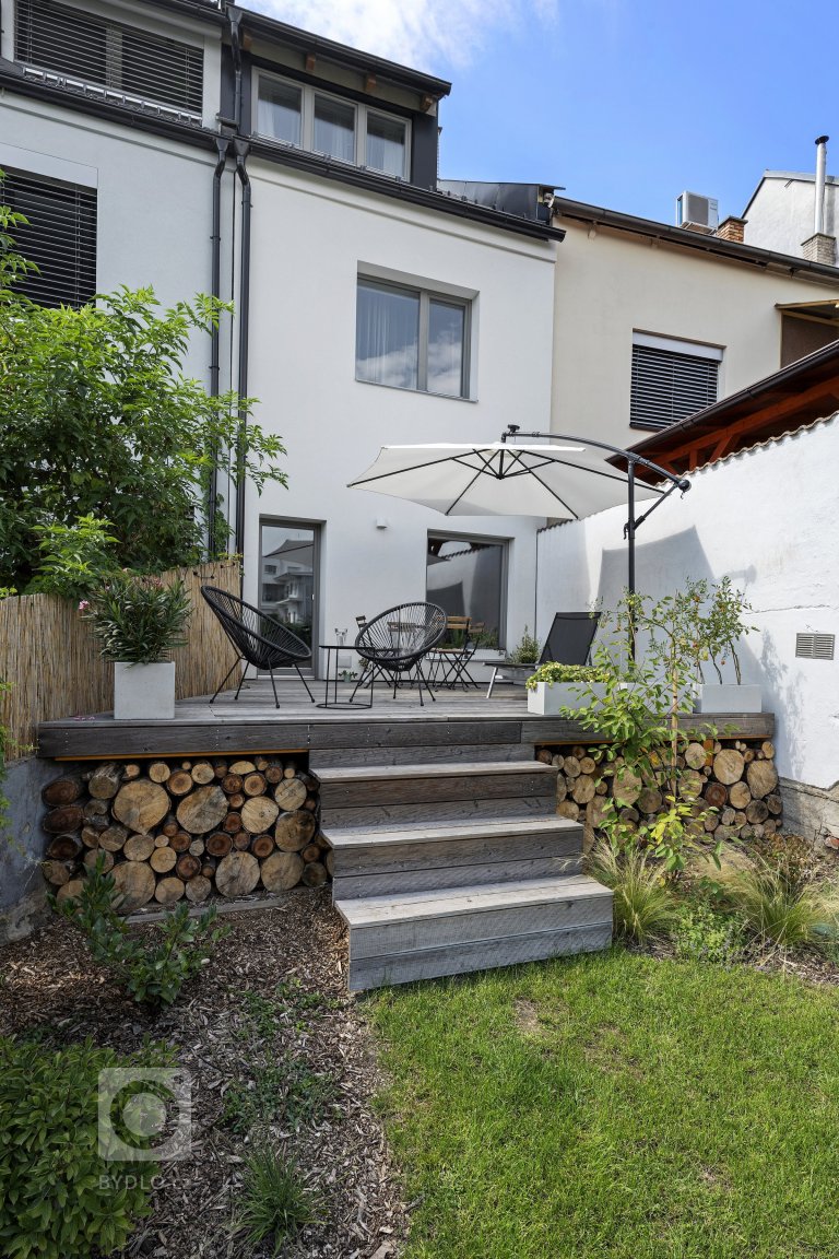 add picture to album