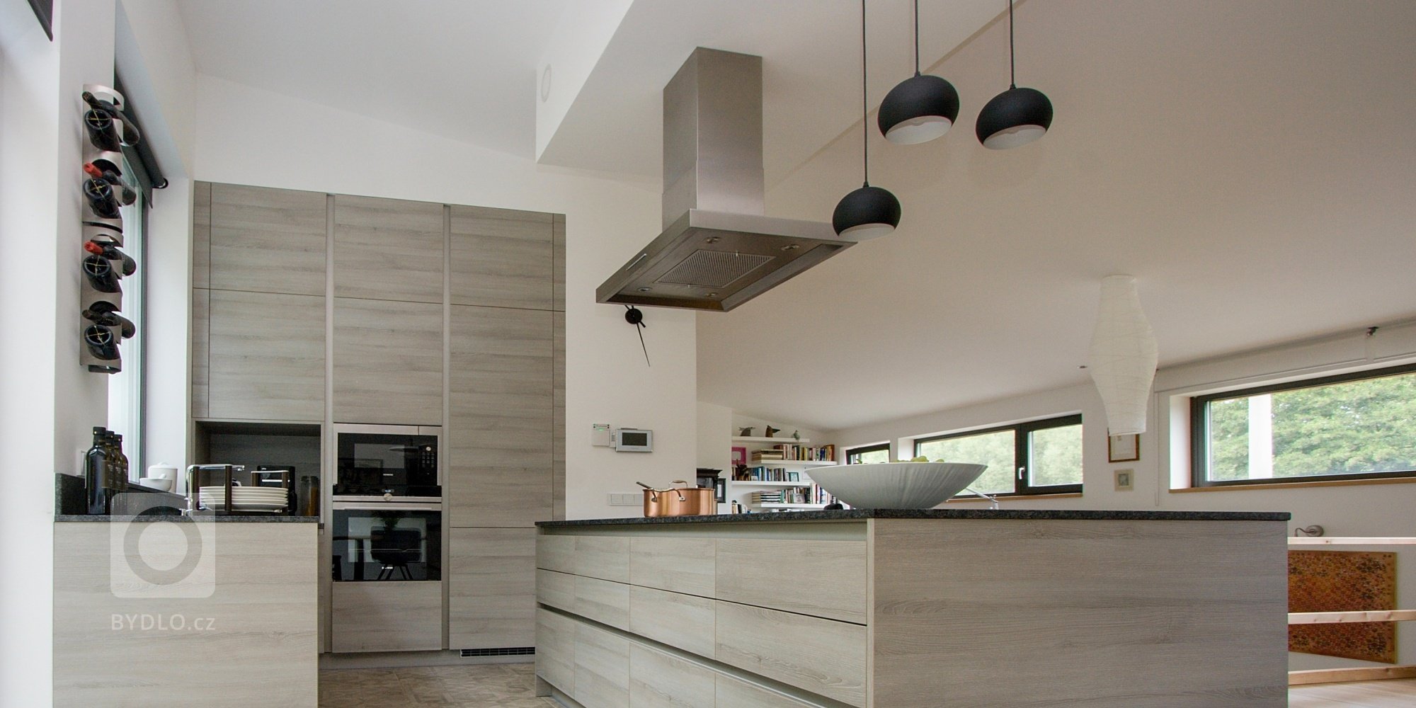 Kuchyň BEECK, rodinný dům, realizace 2018

Melamin Trend K174 dub, bezúchytkový systém nerez, doplňky Blanco.

Pracovní deska je žula Steel grey satinato.…