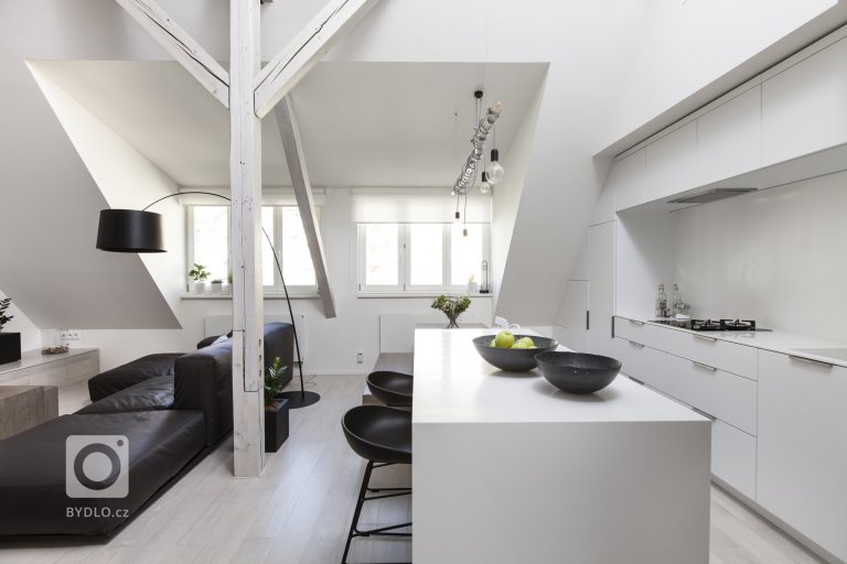 add picture to album