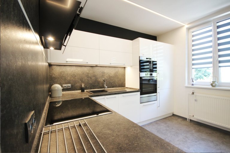 Dnes si ukážeme velmi krásnou rekonstrukci z Ostravy Zábřehu, kdy jsme rekonstruovali prostory v řadovém domě. Z dvou malých místnůstek jsme vytvořili velký…