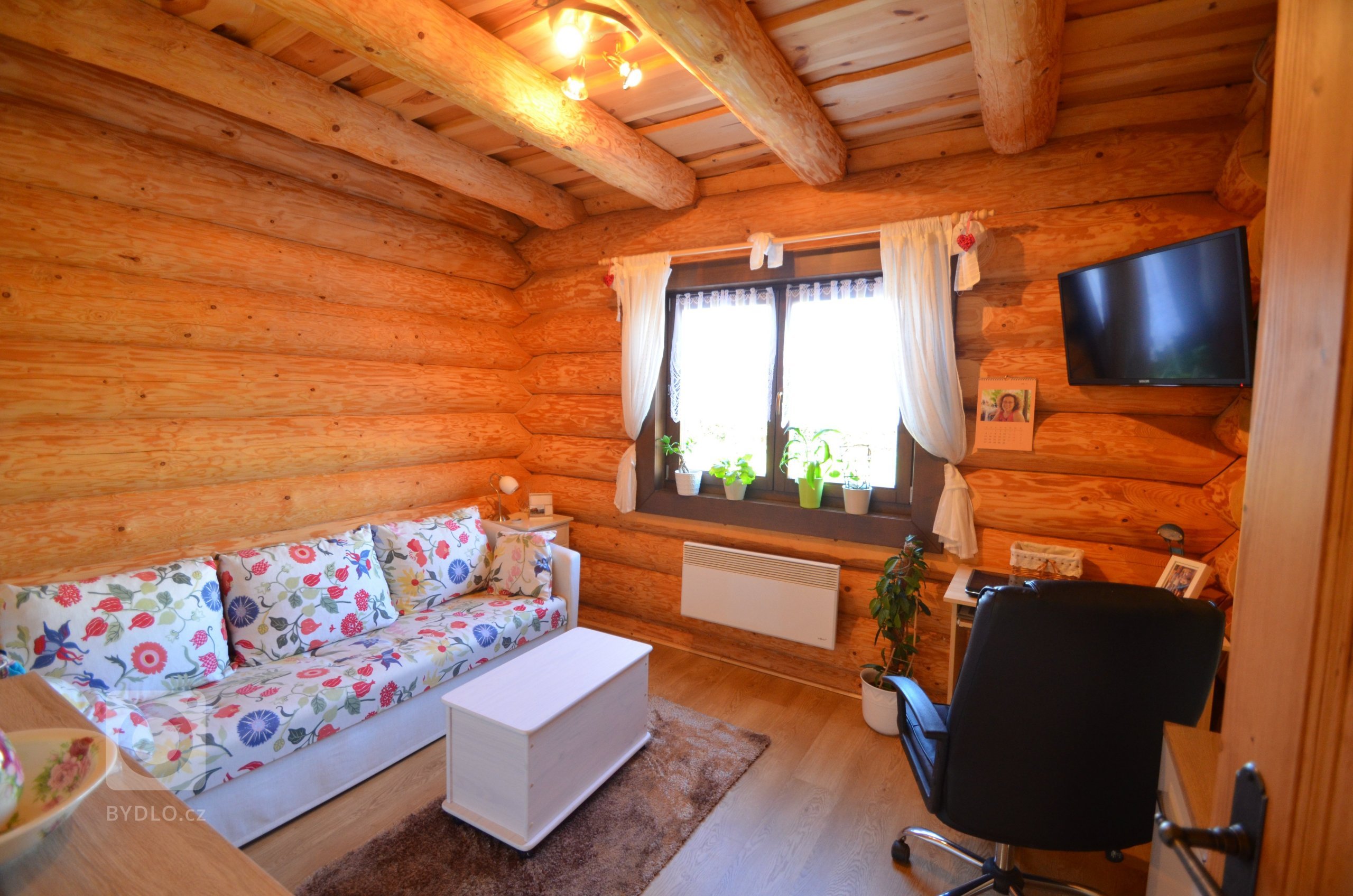 V Novohradských horách jsme postavili tento krásný přízemní srub, ze kterého se těší celá rodina. Dům slouží jako rekreační objekt.&nbsp;
