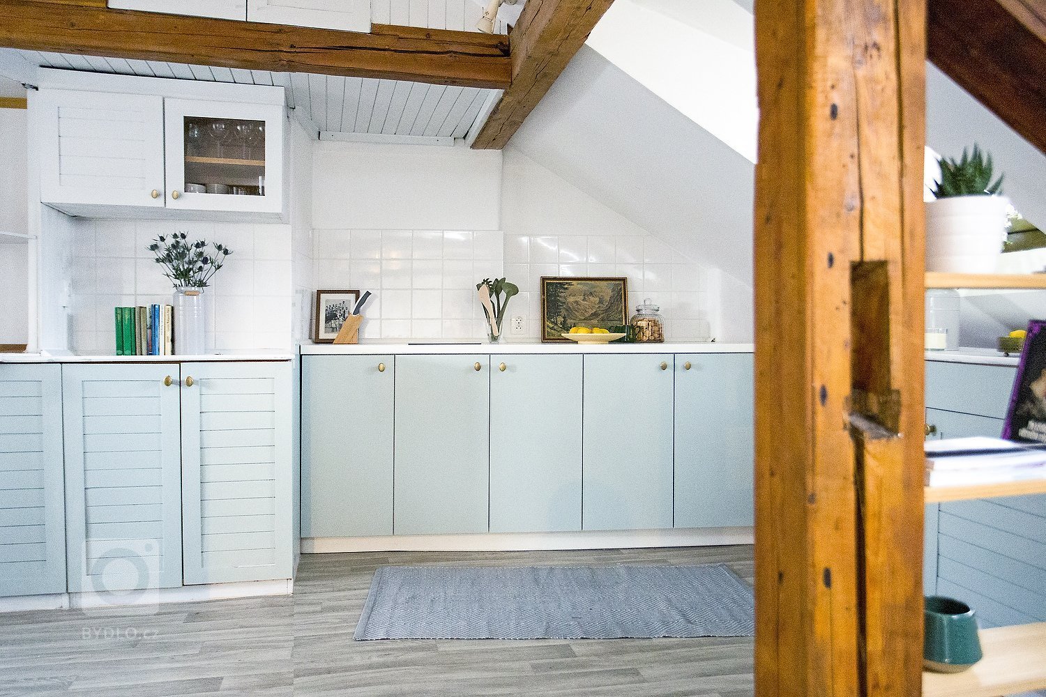 This small attic loft is located in the historical part of Prague, at the feet of the Castle and just a short walk from Charles Bridge.&nbsp;The goal was to…