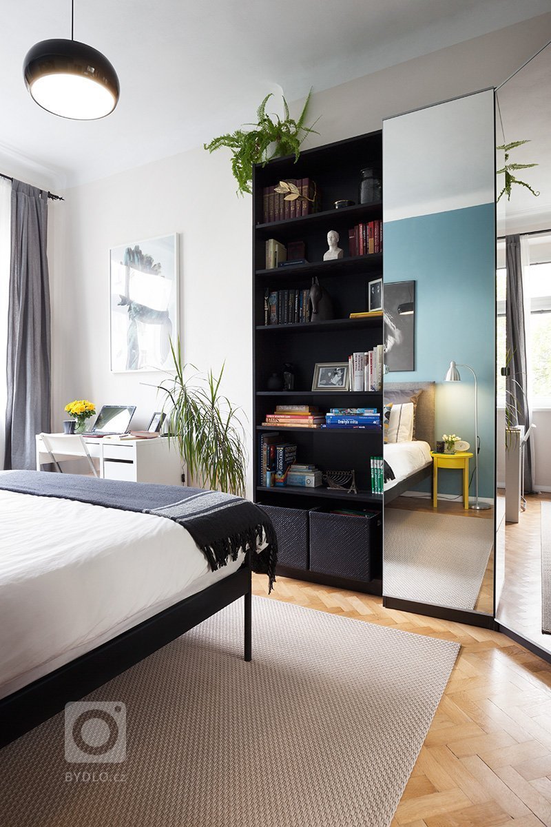 After purchasing an apartment in a hip Prague neighborhood in 2009, a Czech media professional kept it mostly the same. Then last year, he asked his Italian…