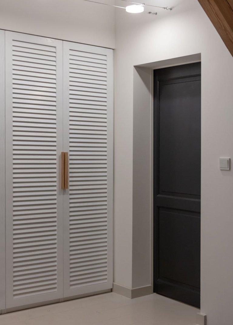 Lamelové dveře k šatní skříni 