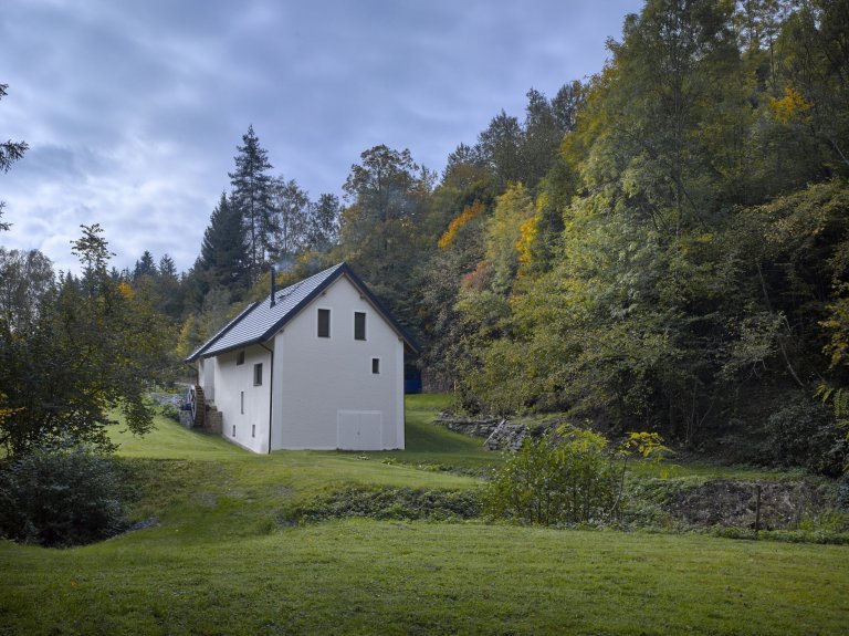 Již od prvního setkání s&nbsp;majiteli bylo jasné zadání, jaké má jejich budoucí bydlení splňovat požadavky: &quot;Má být neotřelé a přitom neokázalé&quot;.…