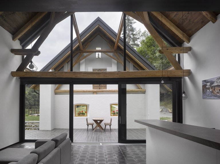 Již od prvního setkání s&nbsp;majiteli bylo jasné zadání, jaké má jejich budoucí bydlení splňovat požadavky: &quot;Má být neotřelé a přitom neokázalé&quot;.…