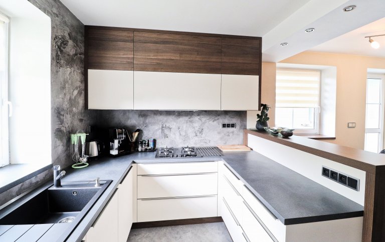 Přijde Vám, že lesklou kuchyňskou linku má již kdekdo? Buďte trochu originální a zvolte matnou povrchovou úpravu dvířek, jako naše nedávná klientka, které se…