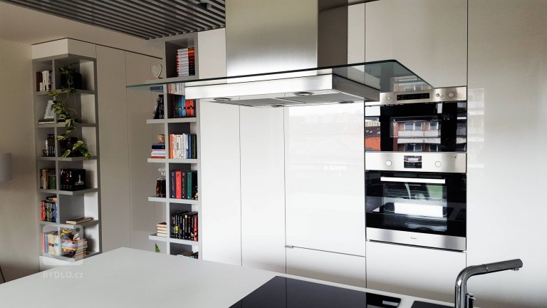 add picture to album