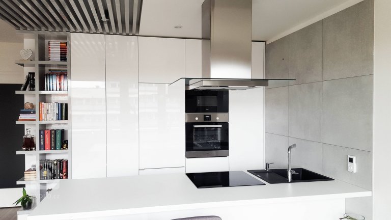 add picture to album