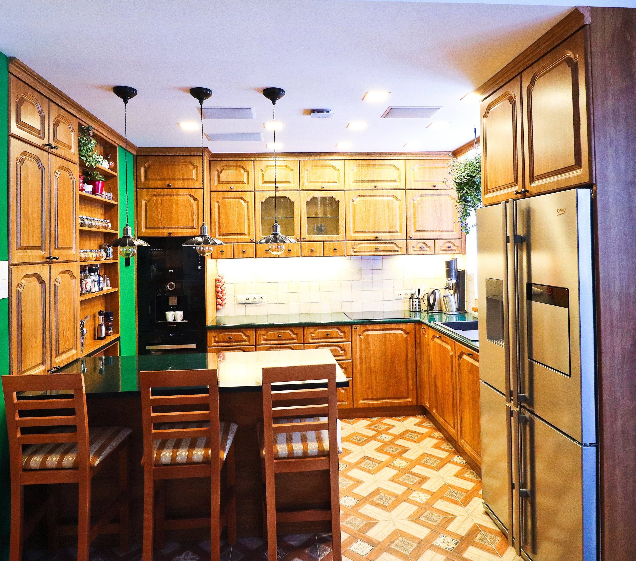 Ne každý je zastáncem moderny. Rustikální kuchyně jsou v&nbsp;dnešní době velmi populární a mají své kouzlo. Většina kuchyní tohoto stylu se vyznačuje různě…