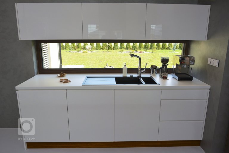 add picture to album