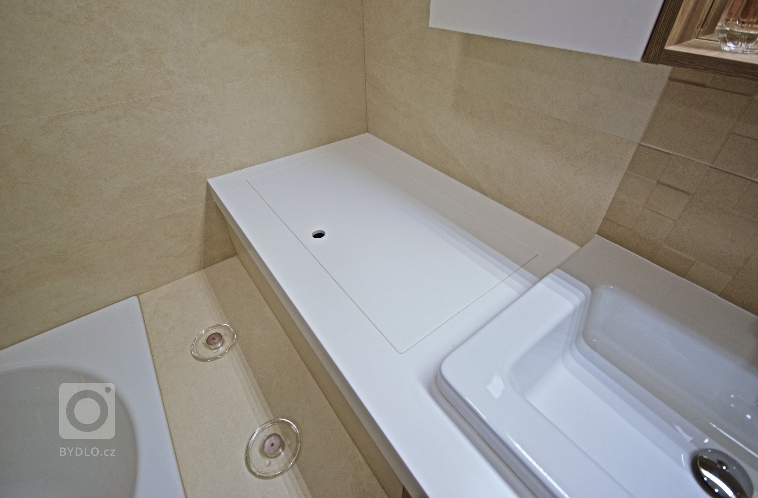 Mladý pár se pustil do složité rekonstrukce, ale pomocí nás a ateliéru ATAK jsme dům dovedli do dokonalosti. Co Vás může zaujmout je kuchyň, která je velmi…