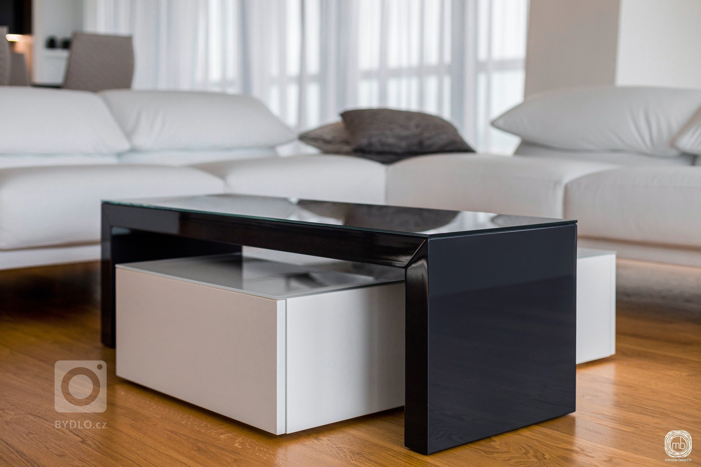 Bydlení v oblacích. Prioritu dostaly nadčasový design a kvalitní materiály. Naše návrhy vždy odráží individualitu klienta, kterou zohledňujeme od dispozičního…