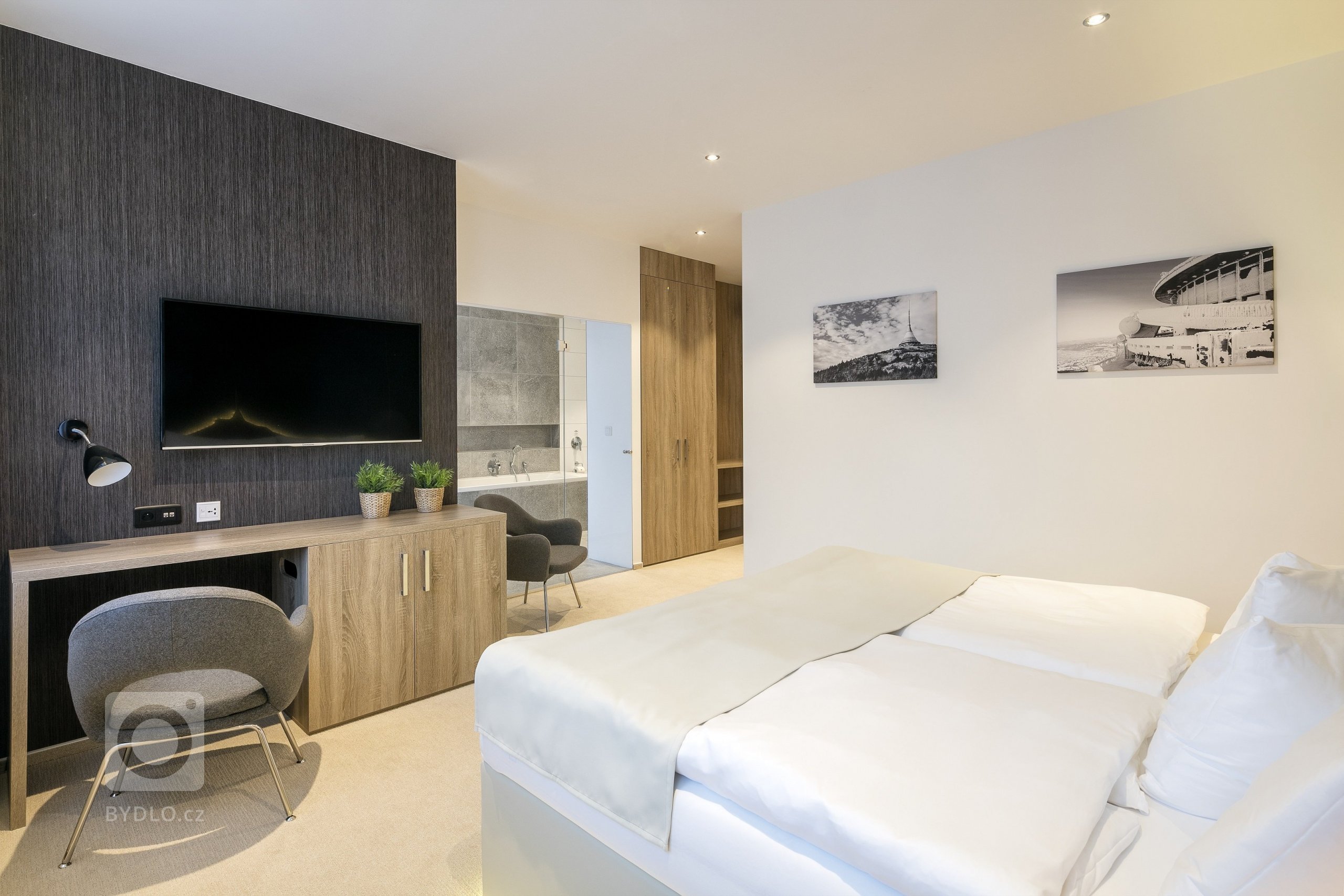 Pokoj 201 s názvem "Kráska severu" je jedním z designových pokojů v Pytloun Grand Hotelu Imperial Liberec
