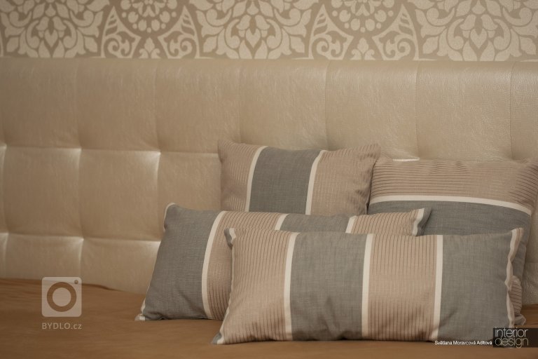 Realizace dětského pokoje pro 10 letou holčičku, která závodně tancuje. Tuto realizaci jsme udělali přesně podle našeho návrhu.
