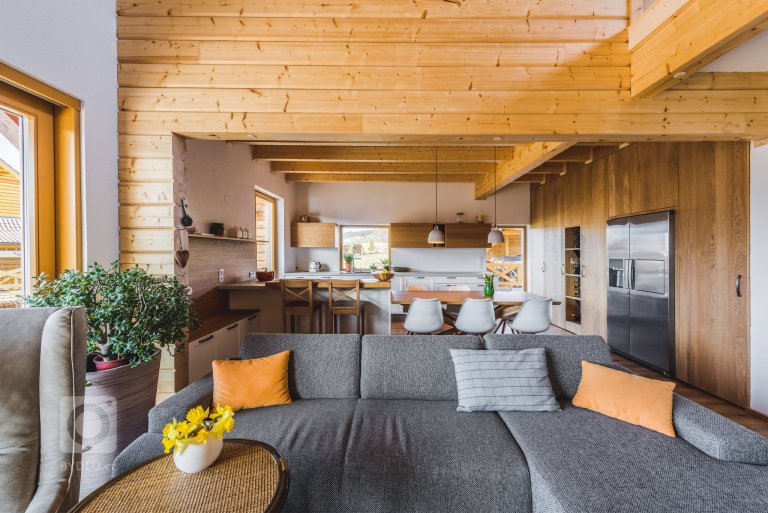 add picture to album