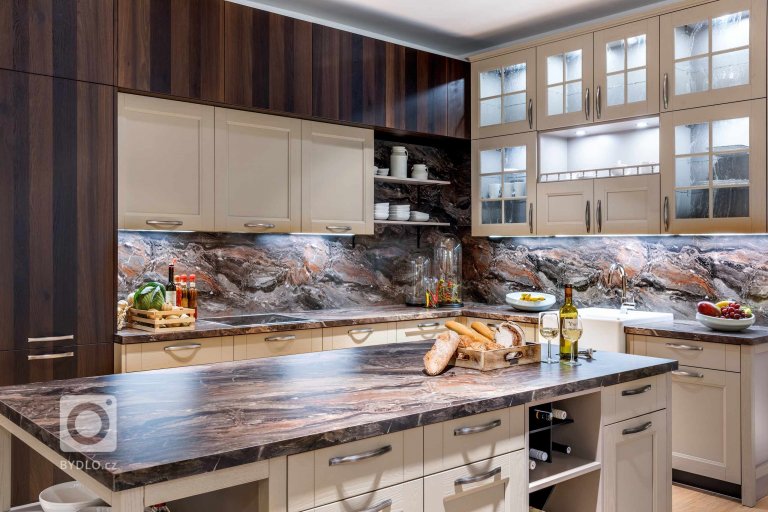 add picture to album