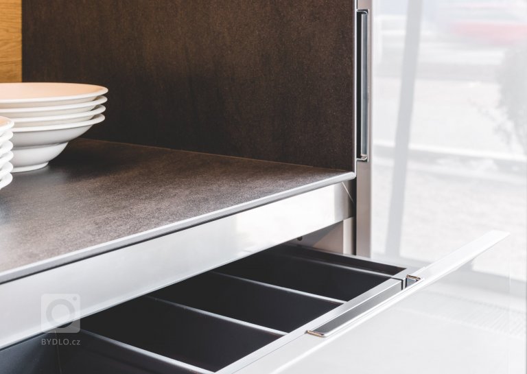 add picture to album