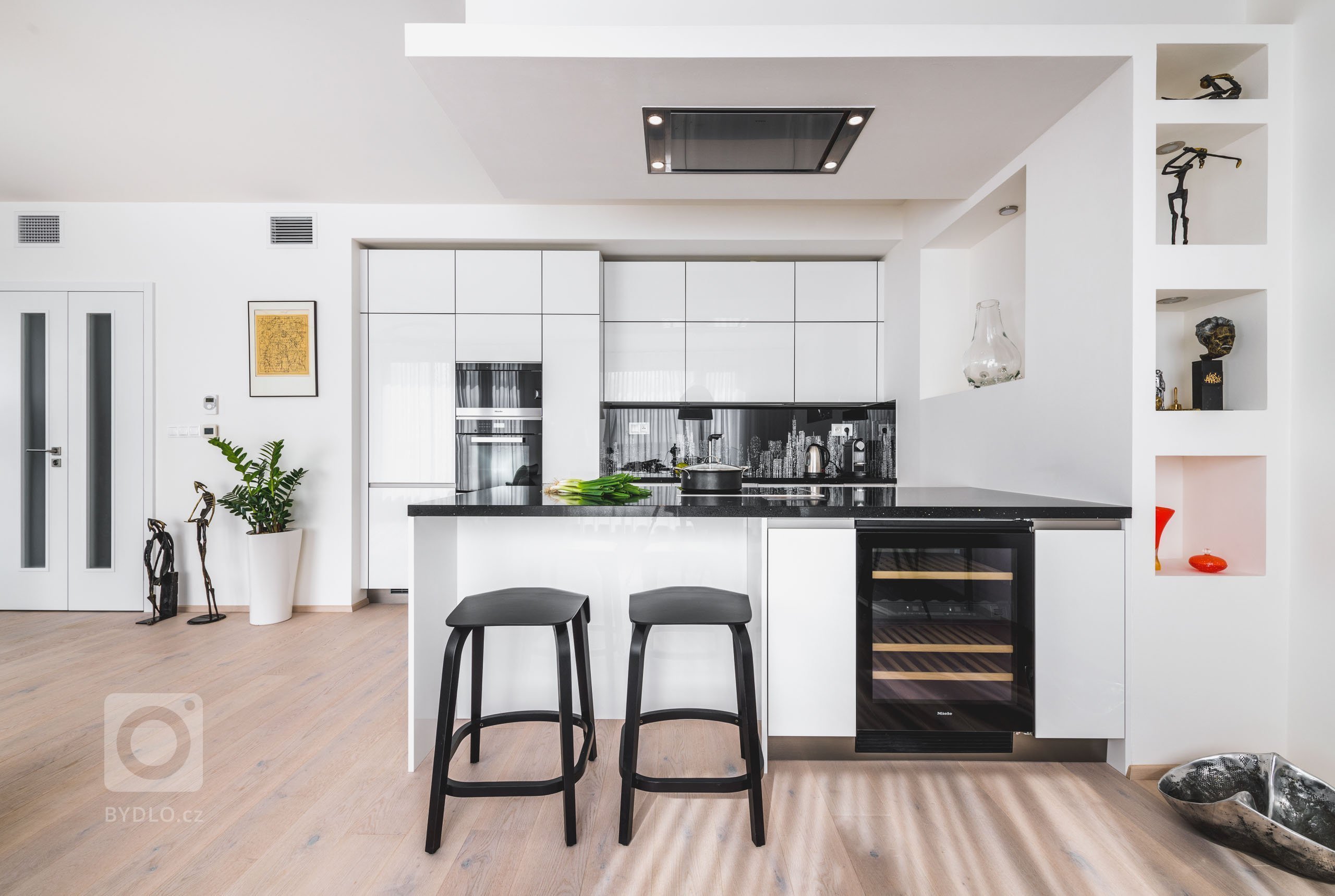 Kuchyně TOP CRYSTAL | WHITE

PRO NEJSVĚTLĚJŠÍ STRÁNKY ŽIVOTA.

Kuchyně je místo, které by nás mělo zásobovat radostí a ukojovat náš hlad po nových…