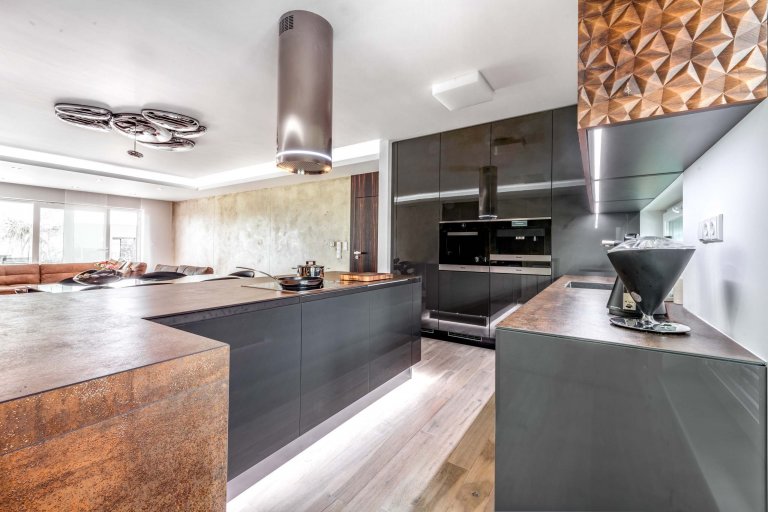 Kuchyně DIAMOND | ANTRACIT GLOSS
JEDINEČNÝ 3D DESIGN. VÍCE VRSTEVNATÉ ZÁŽITKY.

&nbsp;

Průmyslová revoluce v domácím podání. Luxusní modernistická…
