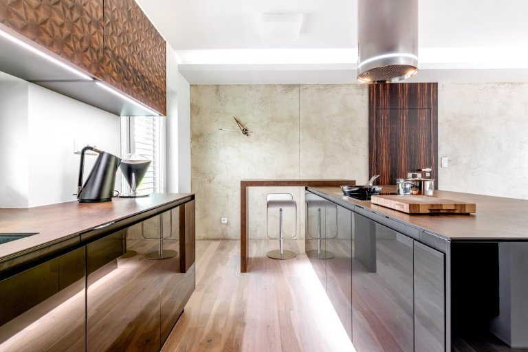 Kuchyně DIAMOND | ANTRACIT GLOSS
JEDINEČNÝ 3D DESIGN. VÍCE VRSTEVNATÉ ZÁŽITKY.

&nbsp;

Průmyslová revoluce v domácím podání. Luxusní modernistická…