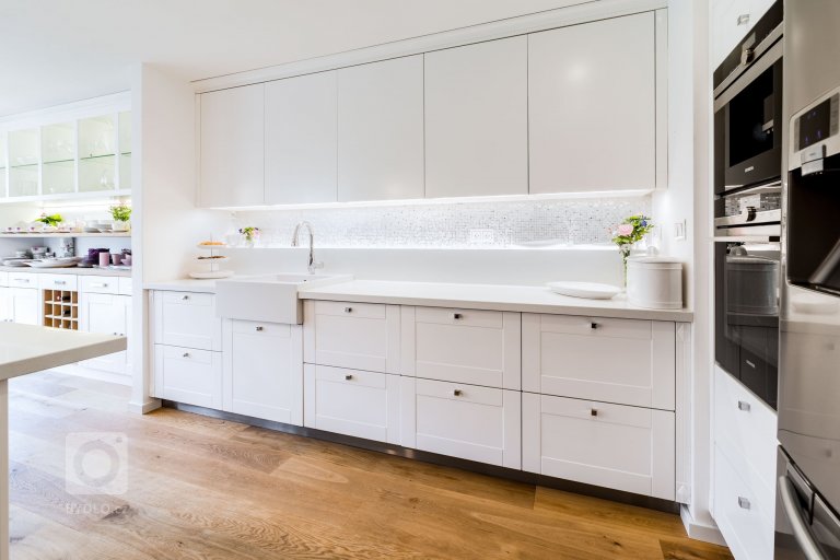 add picture to album