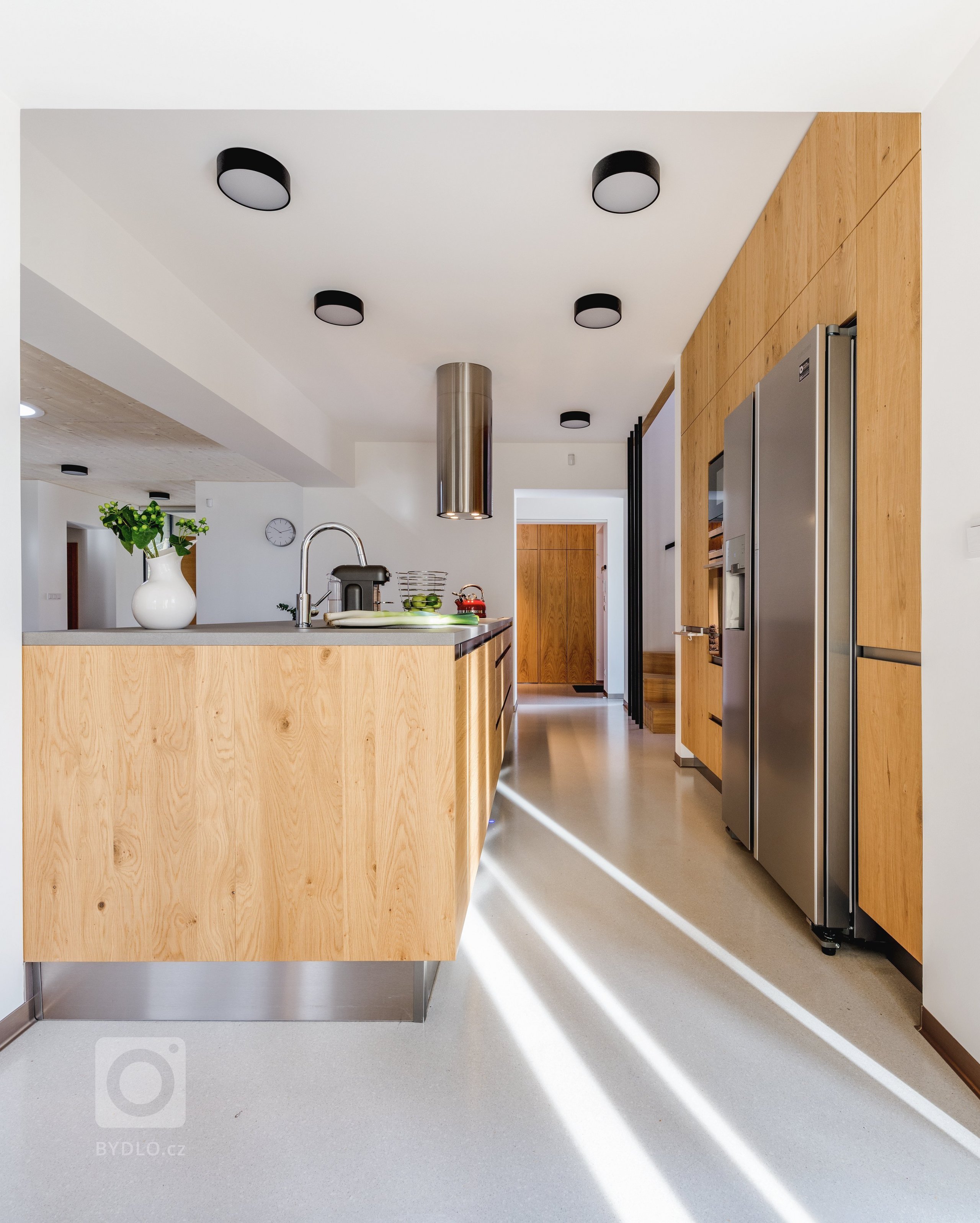 MODERNÍ SPOJENÍ S PŘÍRODOU.