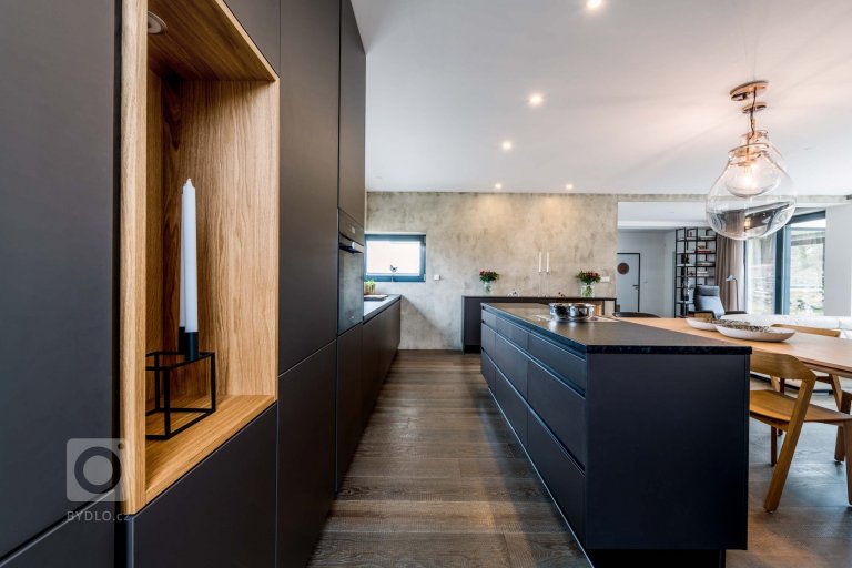 add picture to album