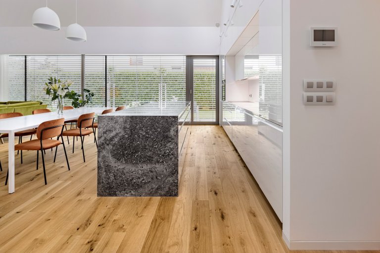 Dokonalá ergonomie

Jak to dopadne, když návrhářka sama navrhne kuchyni? Když má za sebou spoustu realizací pro zákazníky, má z první ruky přehled o…