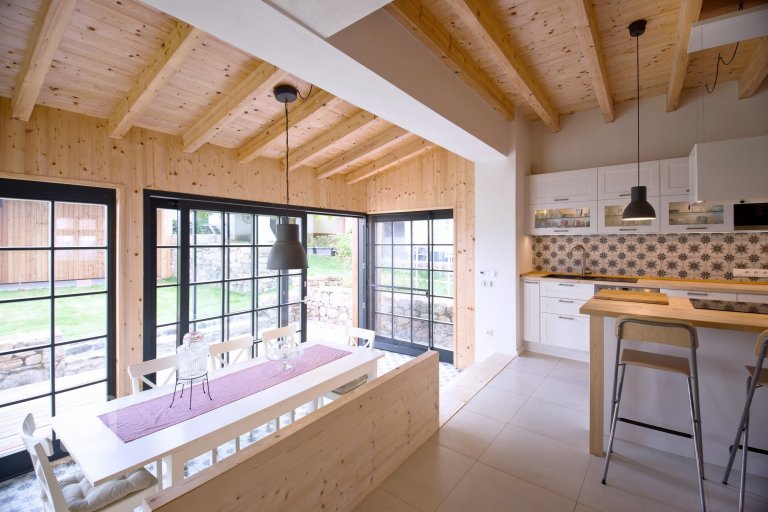 add picture to album