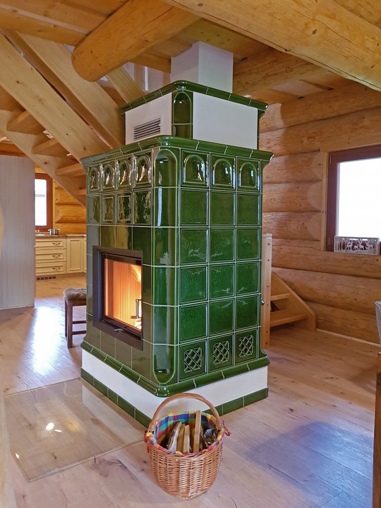 Když už si pořídíte pro rodinné bydlení srub, budete nejspíš romantik. A opravdový romantik se chce přitulit. K partnerce nebo partnerovi, k domácímu…