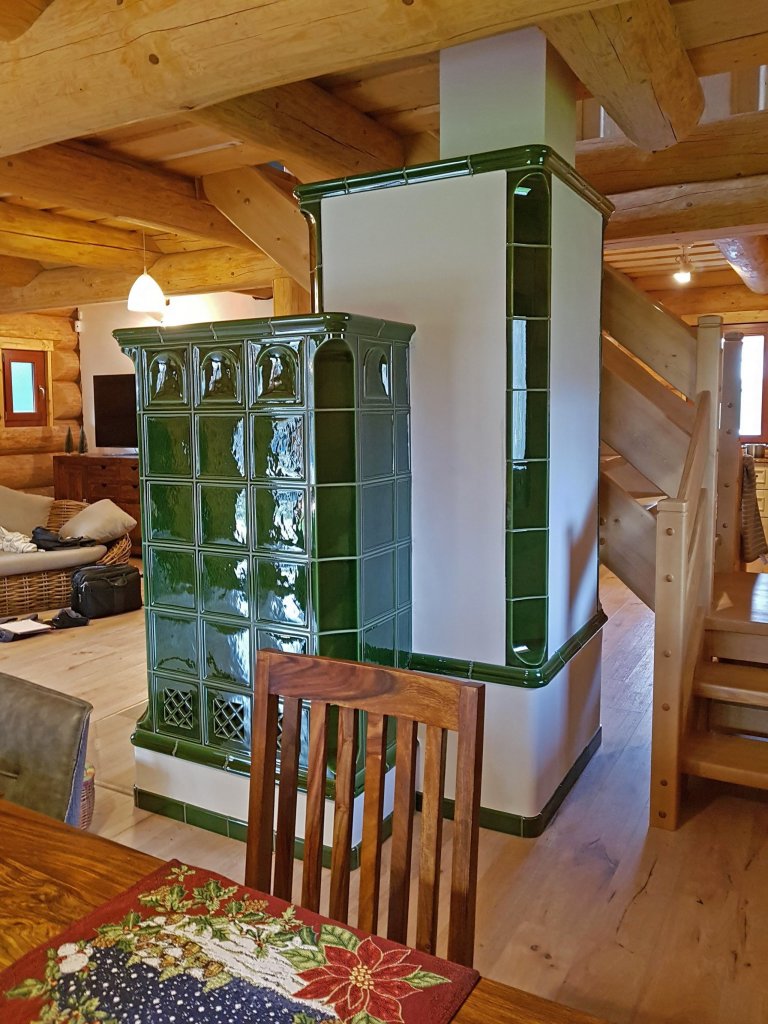 Když už si pořídíte pro rodinné bydlení srub, budete nejspíš romantik. A opravdový romantik se chce přitulit. K partnerce nebo partnerovi, k domácímu…