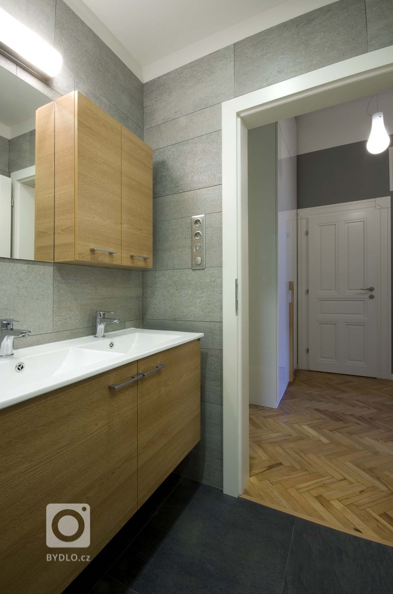 Jedná se o kompletní rekonstrukci bytu včetně stavebních úprav v Praze 6 - Bubenči. Cílem bylo zachovat ducha pře 100 let starého činžovního domu, ale zároveň…